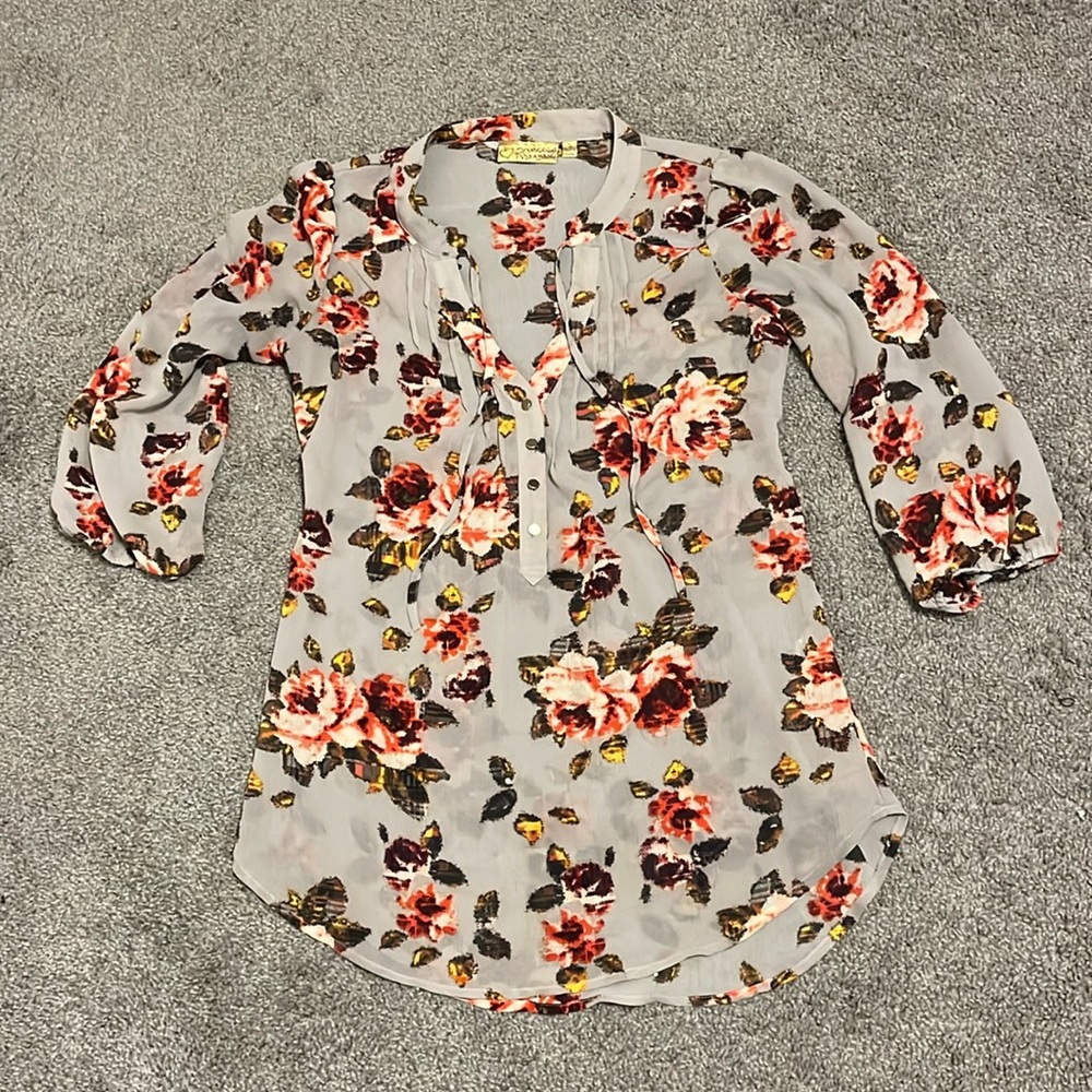Women's Pink Floral on Grey Pullover Top by Princess Vera Wang - Size Small